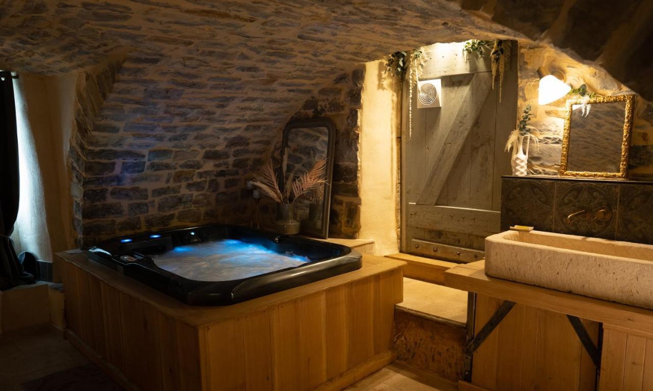 Apartament Hebergement Insolite Avec Jacuzzi Privatif Millau Zewnętrze zdjęcie